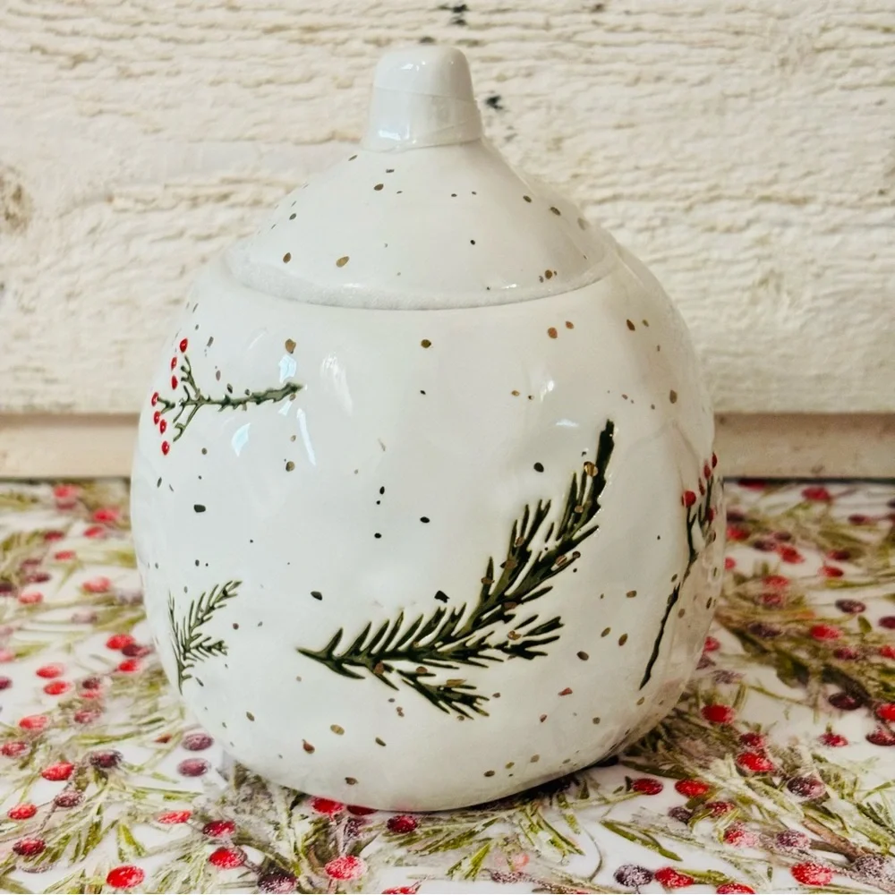 Potter’s Studio Winter Berries Evergreen Holiday Sugar Bowl‎ & Lid NEW